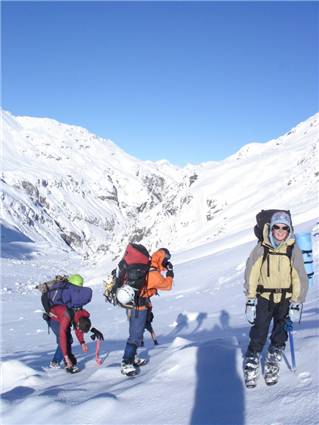 Ont he way to the col south of Mt Armstrong and point 2005