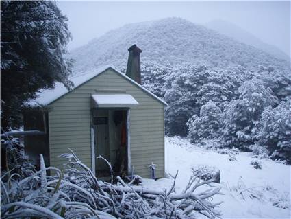 Kiwi Saddle Hut