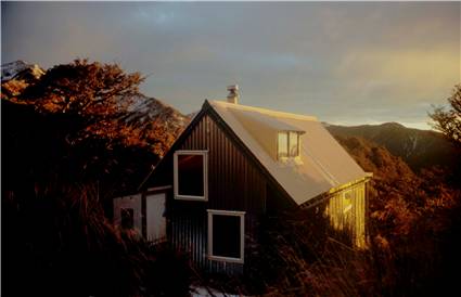 Howletts hut