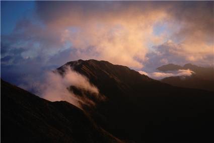 Aokaparangi at sunset